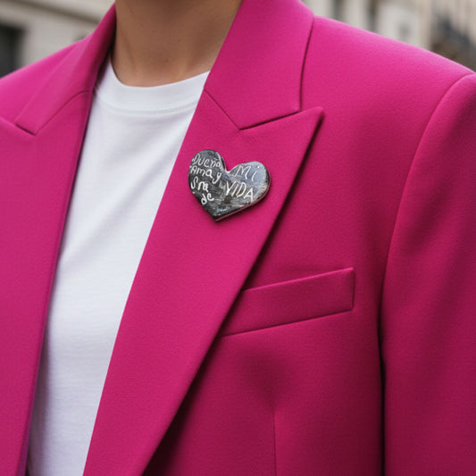 Pin Corazón · Ama