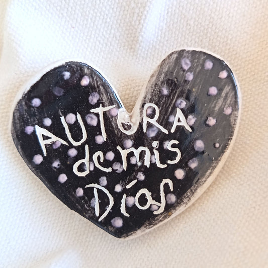 Pin Corazón · Autora